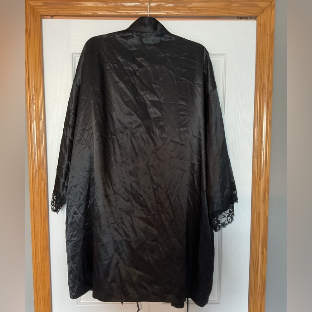 Torrid Black Size 2 Robe - Picture 2 of 4